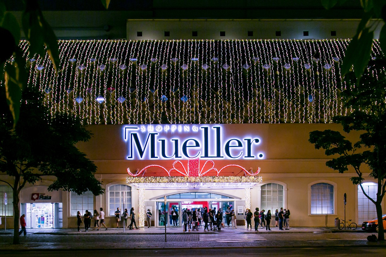 A felicidade vai fazer a festa no Baile de Natal do Shopping Mueller