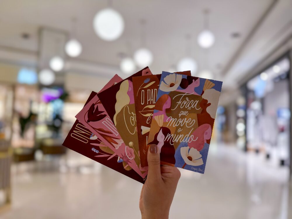 Shopping Mueller celebra o Dia Internacional da Mulher com cartões exclusivos criados pela artista Kamylla Tavares Flores