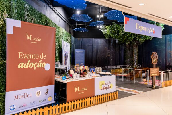 Evento de adoção no Shopping Mueller busca novos lares para cães e gatos resgatados