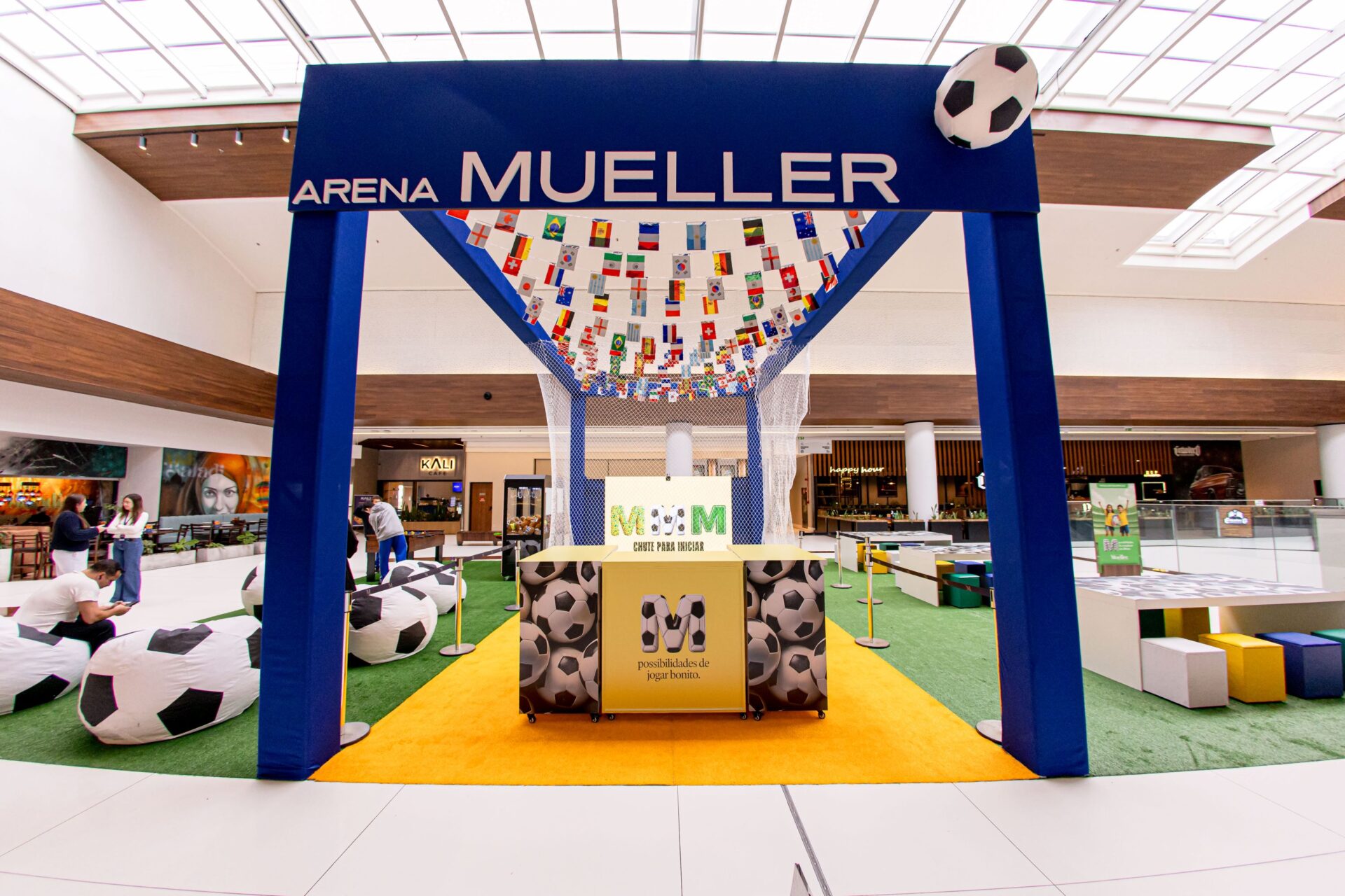 Shopping Mueller apresenta Arena Mueller com novas atrações para fãs de futebol e colecionadores