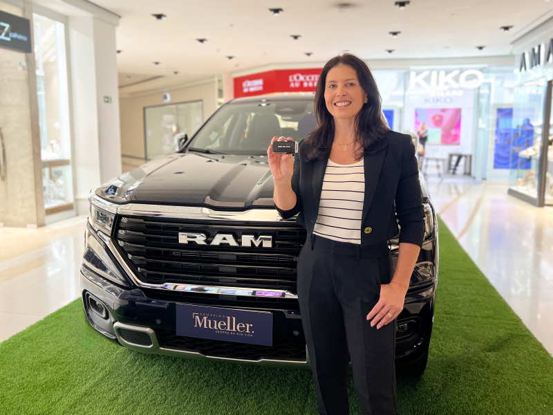 Cliente de Santa Catarina é a ganhadora da Rampage 0 km do Shopping Mueller 